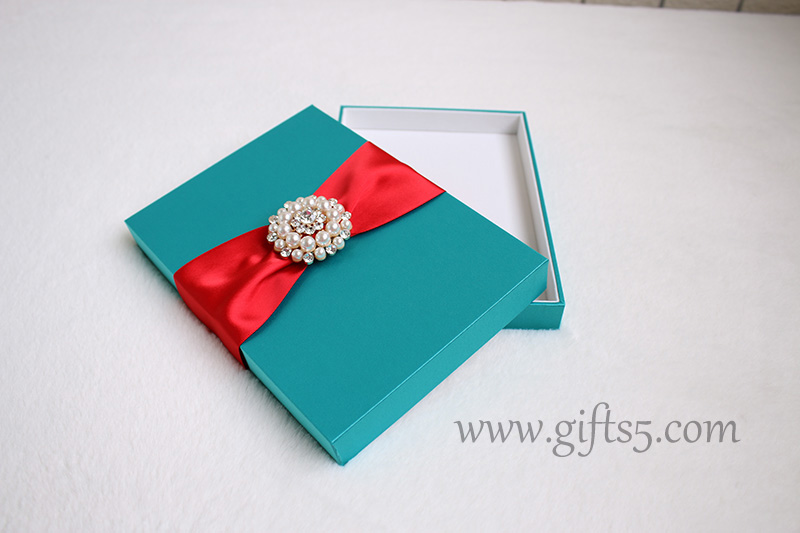High end white silk boxes,silk wedding invitation boxes wholesale