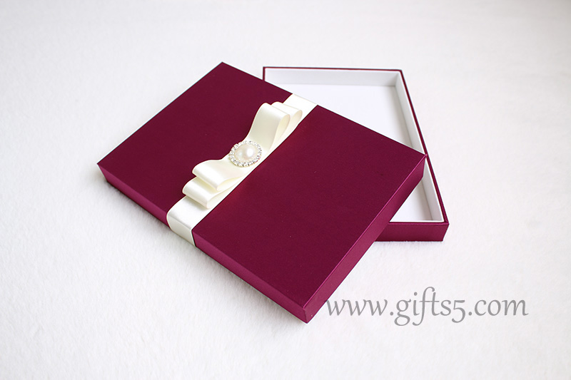 High end white silk boxes,silk wedding invitation boxes wholesale