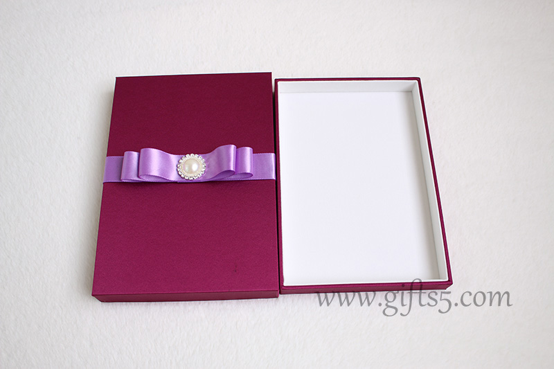 High end white silk boxes,silk wedding invitation boxes wholesale