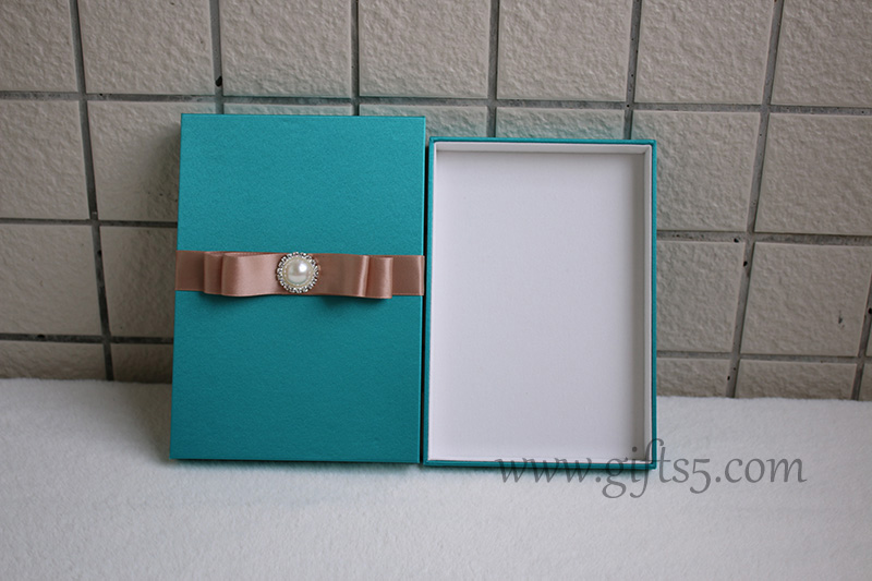 High end white silk boxes,silk wedding invitation boxes wholesale