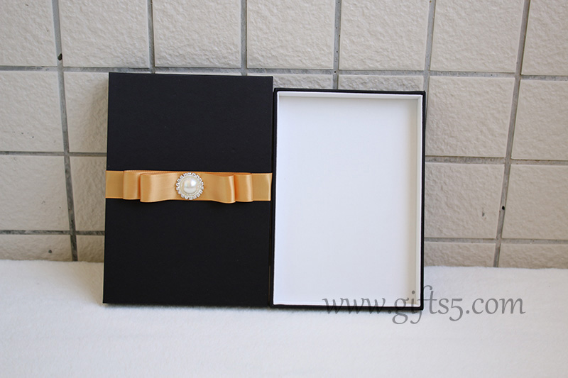 Elegant Wedding invitation boxes,silk boxes for invitations