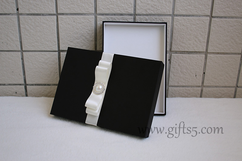 Elegant Wedding invitation boxes,silk boxes for invitations