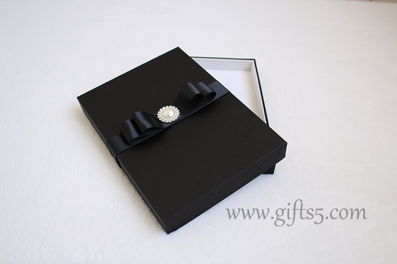 Elegant Wedding invitation boxes,silk boxes for invitations