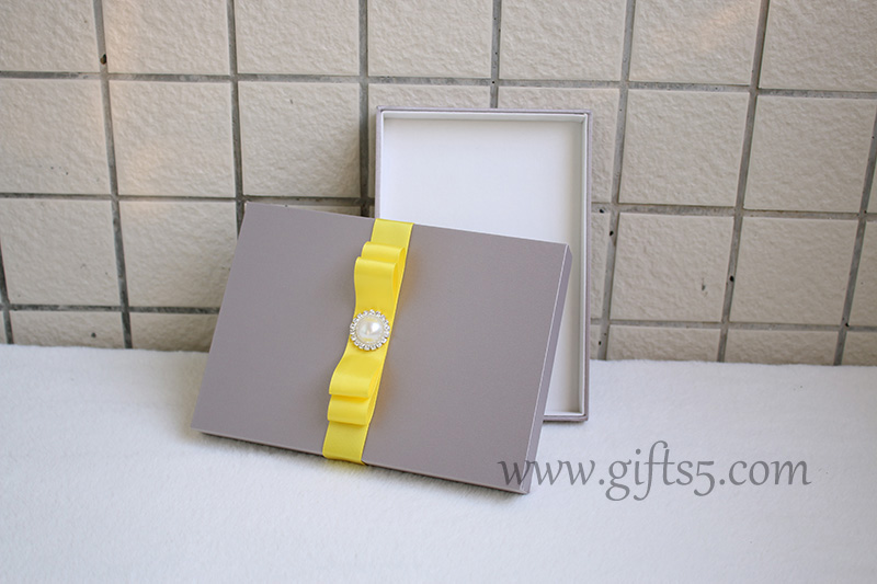 Elegant Wedding invitation boxes,silk invitation boxes wholesale